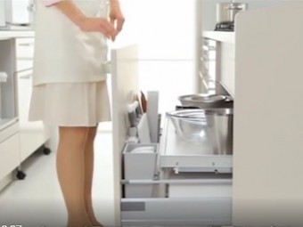 樹木の素材感にこだわったマットな質感のキッチン　渋谷区Ｉ様邸